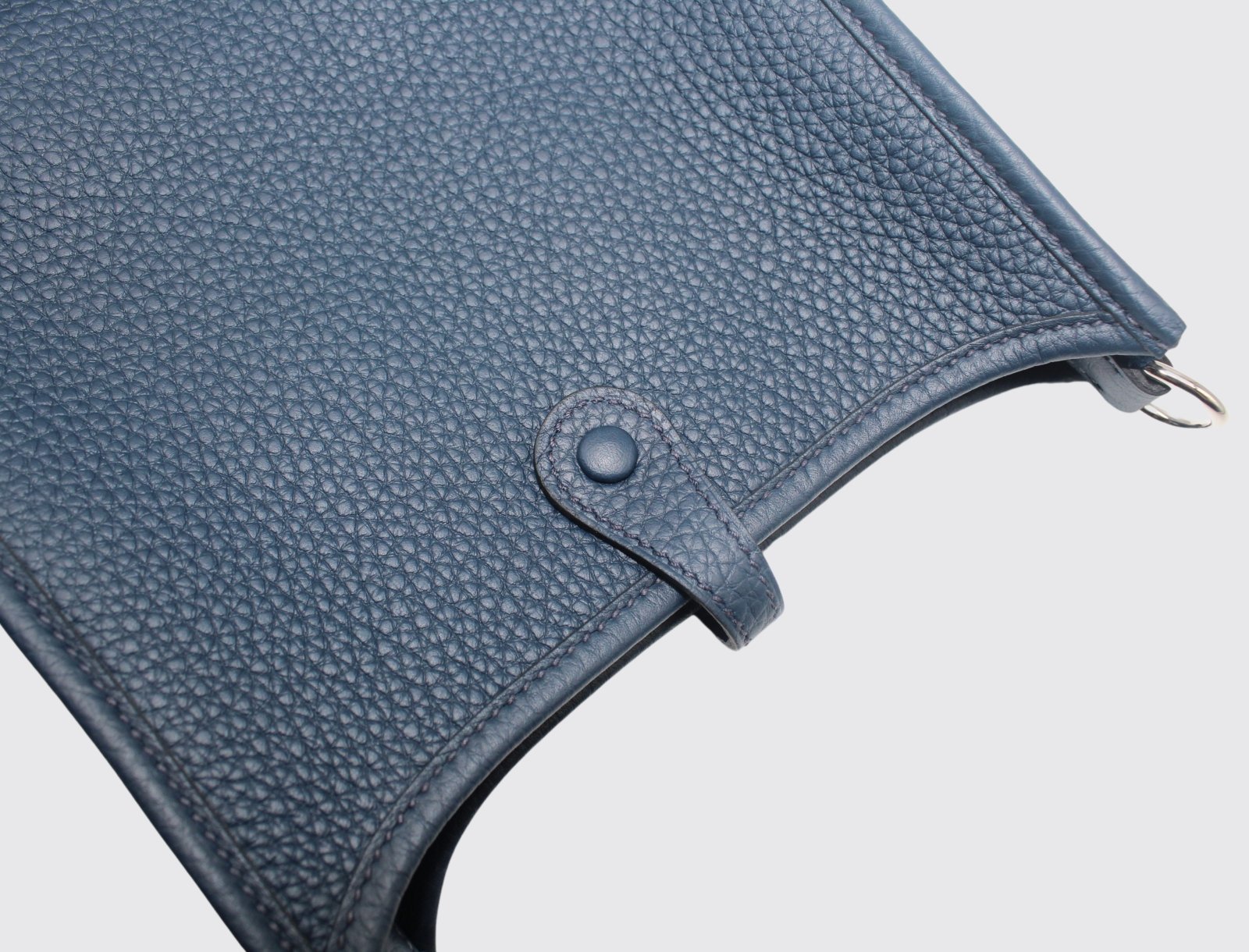 Mini_Evelyne_in_Bleu_De_Prusse_6-1.jpg Hermes Mini Evelyne in Bleu De Prusse