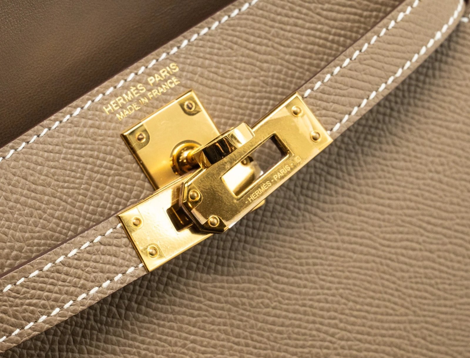 Mini_Kelly_in_Etoupe_4-1.jpg Hermes Mini Kelly in Etoupe